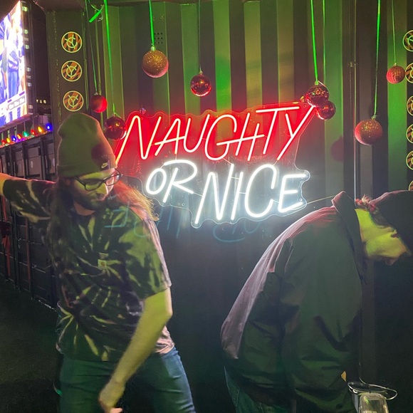 The man behind the mirror, Logan - Picture 3 of 4